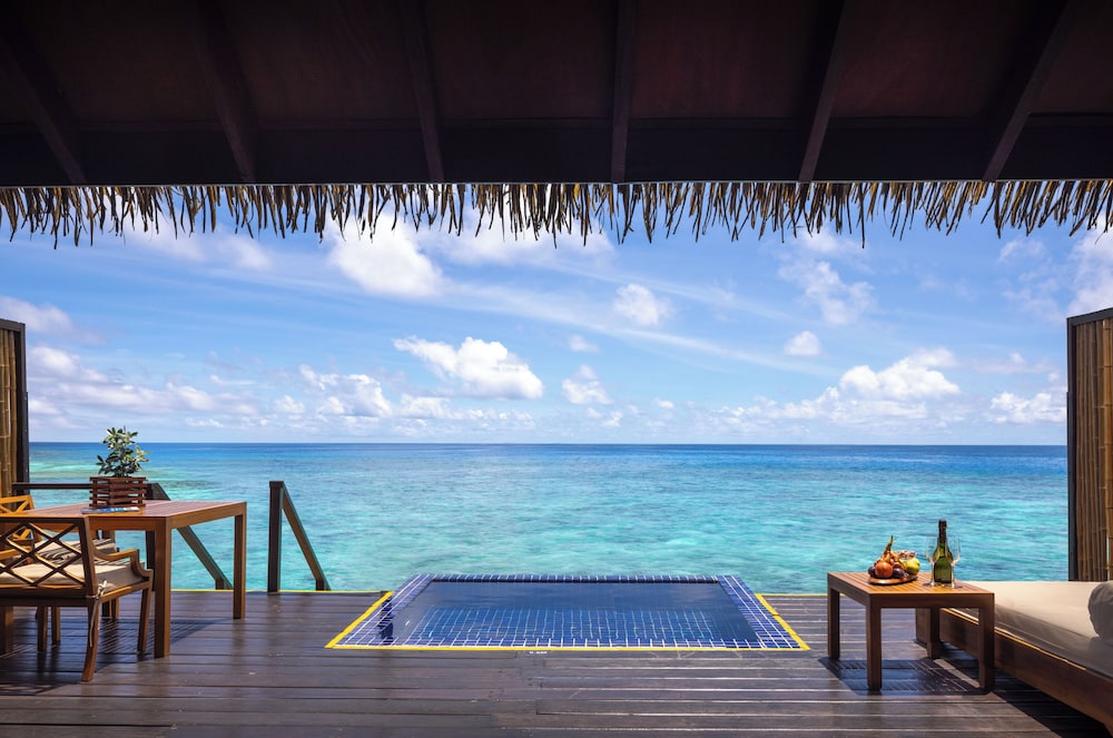 Adaaran Prestige Vadoo — Swimming pool in Kaafu Atoll, Kaafu