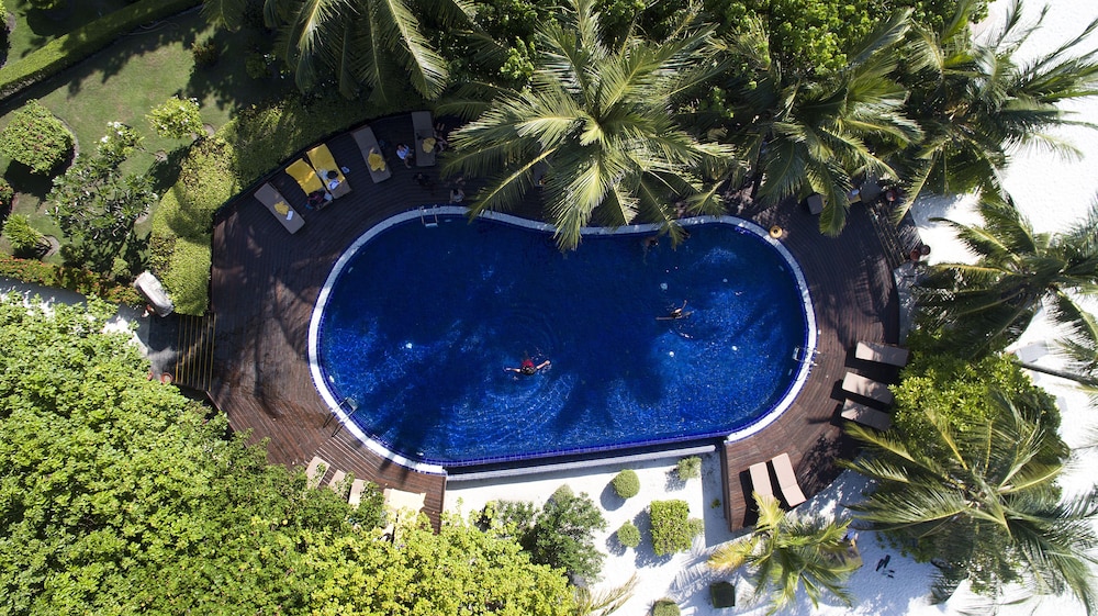 Adaaran Prestige Vadoo — Swimming pool in Kaafu Atoll, Kaafu