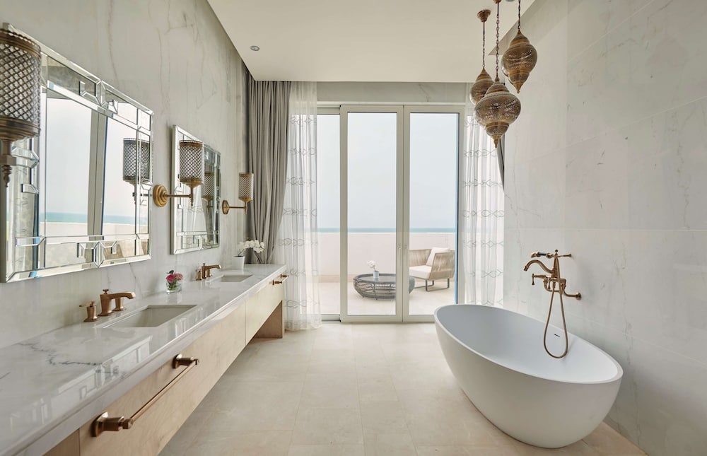 Hilton Salwa Beach Resort & Villas — Hotel rooms in Abu Samra