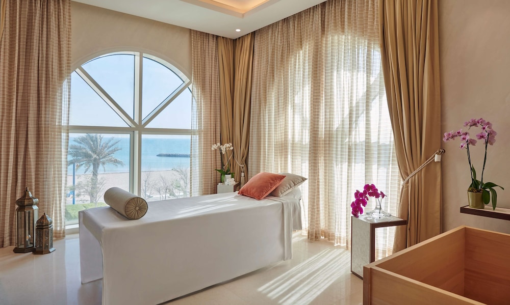 Hilton Salwa Beach Resort & Villas — Hotel rooms in Abu Samra
