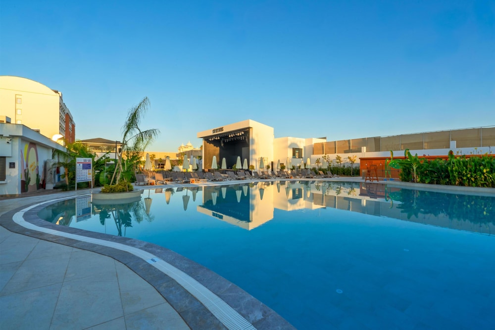 Sy Hotels Belek - All inclusive — Swimming pool in Belek