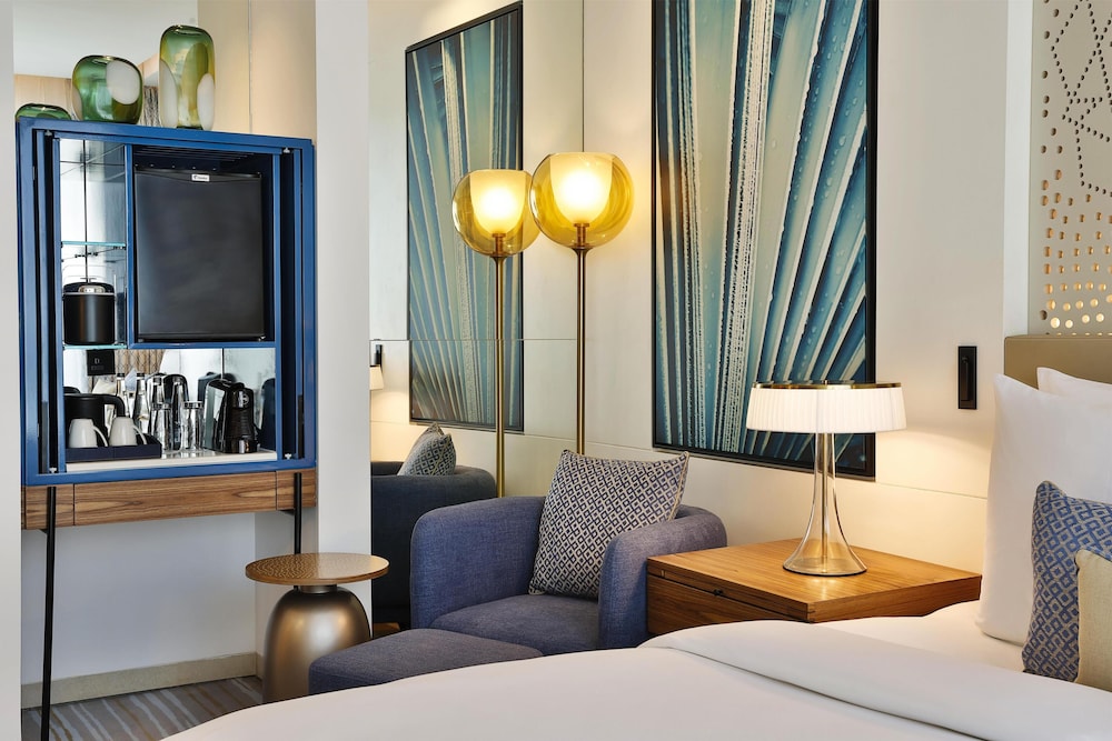 Tumbi Hotel Dubai The Palm, Tapestry Collection by Hilton — Hotel rooms in Dubai