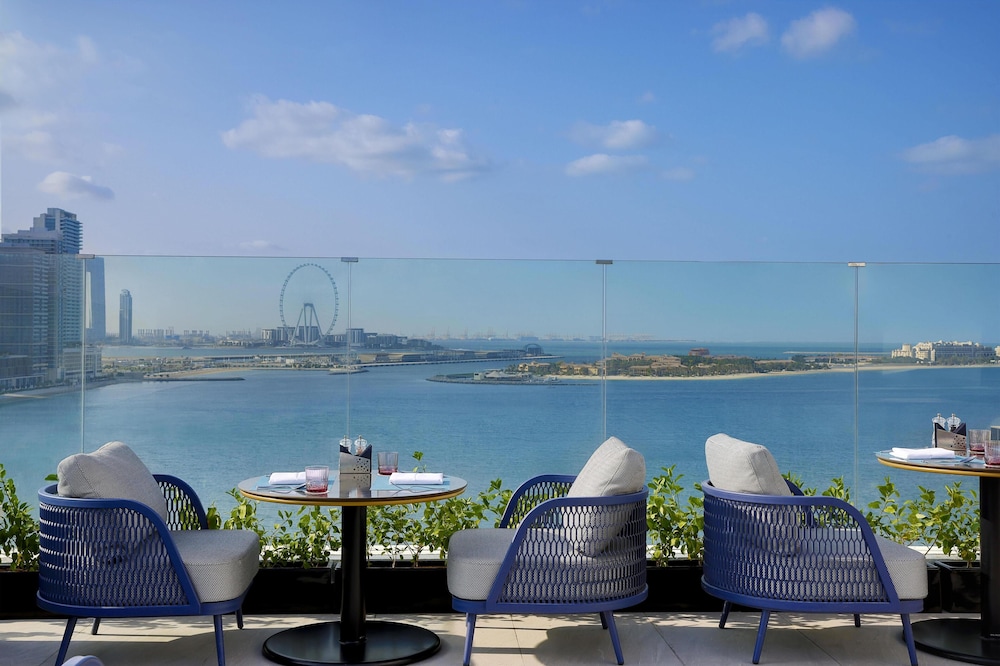 Tumbi Hotel Dubai The Palm, Tapestry Collection by Hilton — Restaurant & bars in Dubai