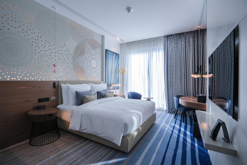 Tumbi Hotel Dubai The Palm, Tapestry Collection by Hilton — Hotel rooms in Dubai