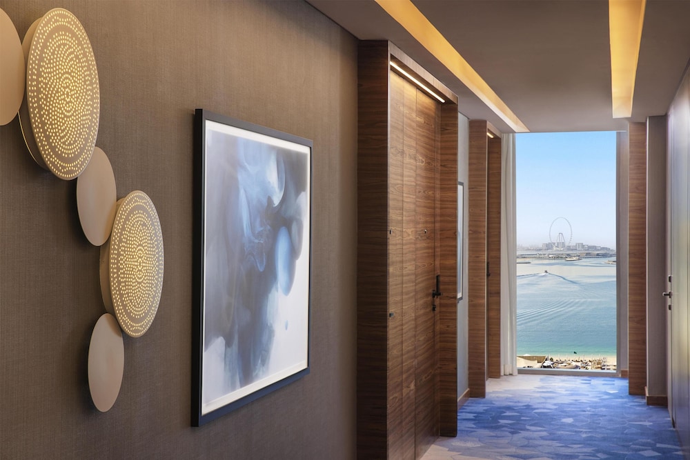 Tumbi Hotel Dubai The Palm, Tapestry Collection by Hilton — Hotel rooms in Dubai