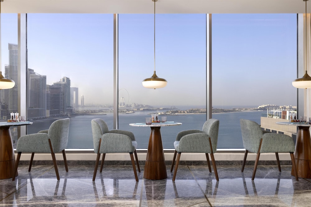 Tumbi Hotel Dubai The Palm, Tapestry Collection by Hilton — Restaurant & bars in Dubai