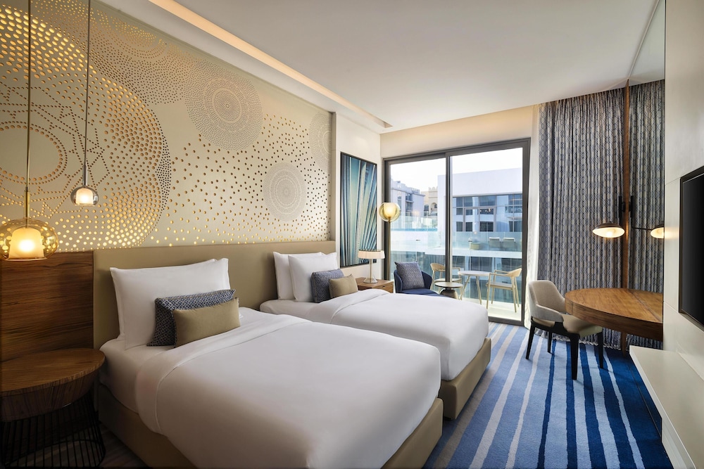 Tumbi Hotel Dubai The Palm, Tapestry Collection by Hilton — Hotel rooms in Dubai