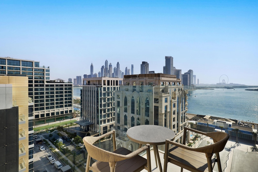 Tumbi Hotel Dubai The Palm, Tapestry Collection by Hilton — Hotel rooms in Dubai