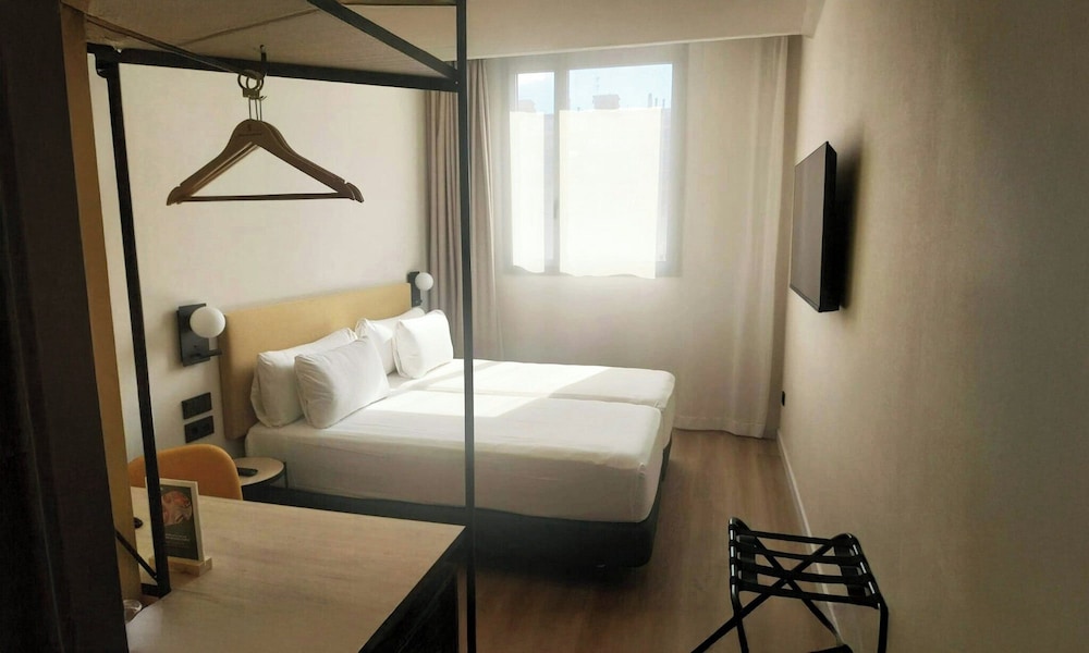 Sercotel Barcelona El Prat — Hotel rooms in Barcelona, Catalonia