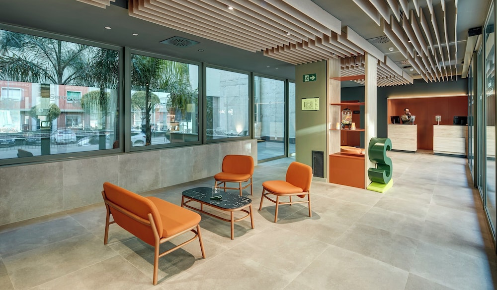 Sercotel Barcelona El Prat — Hotel building in Barcelona, Catalonia