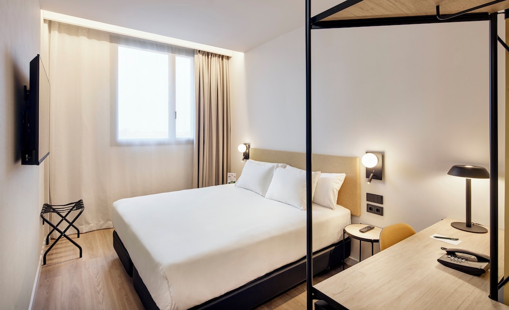 Sercotel Barcelona El Prat — Hotel rooms in Barcelona, Catalonia