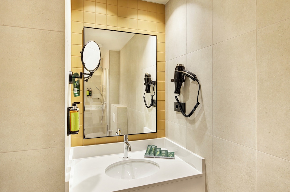 Sercotel Barcelona El Prat — Hotel rooms in Barcelona, Catalonia