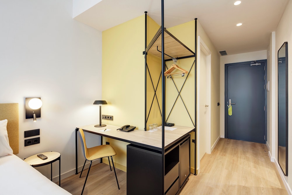 Sercotel Barcelona El Prat — Hotel rooms in Barcelona, Catalonia