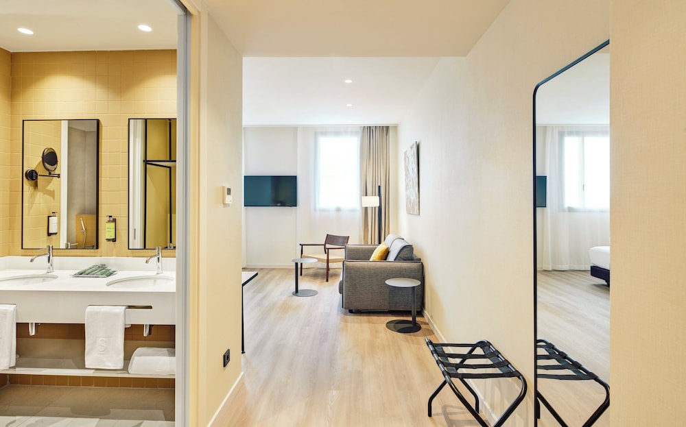 Sercotel Barcelona El Prat — Hotel rooms in Barcelona, Catalonia