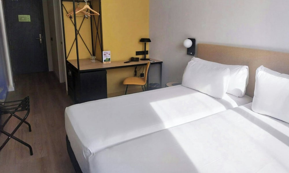 Sercotel Barcelona El Prat — Hotel rooms in Barcelona, Catalonia