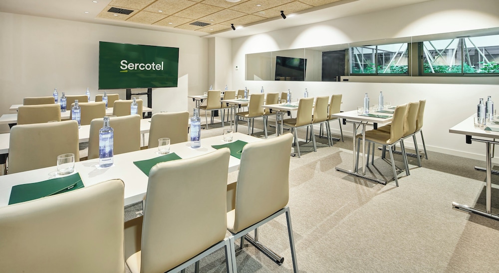 Sercotel Barcelona El Prat — Hotel building in Barcelona, Catalonia