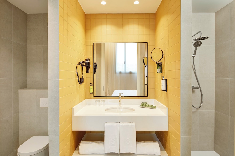 Sercotel Barcelona El Prat — Hotel rooms in Barcelona, Catalonia