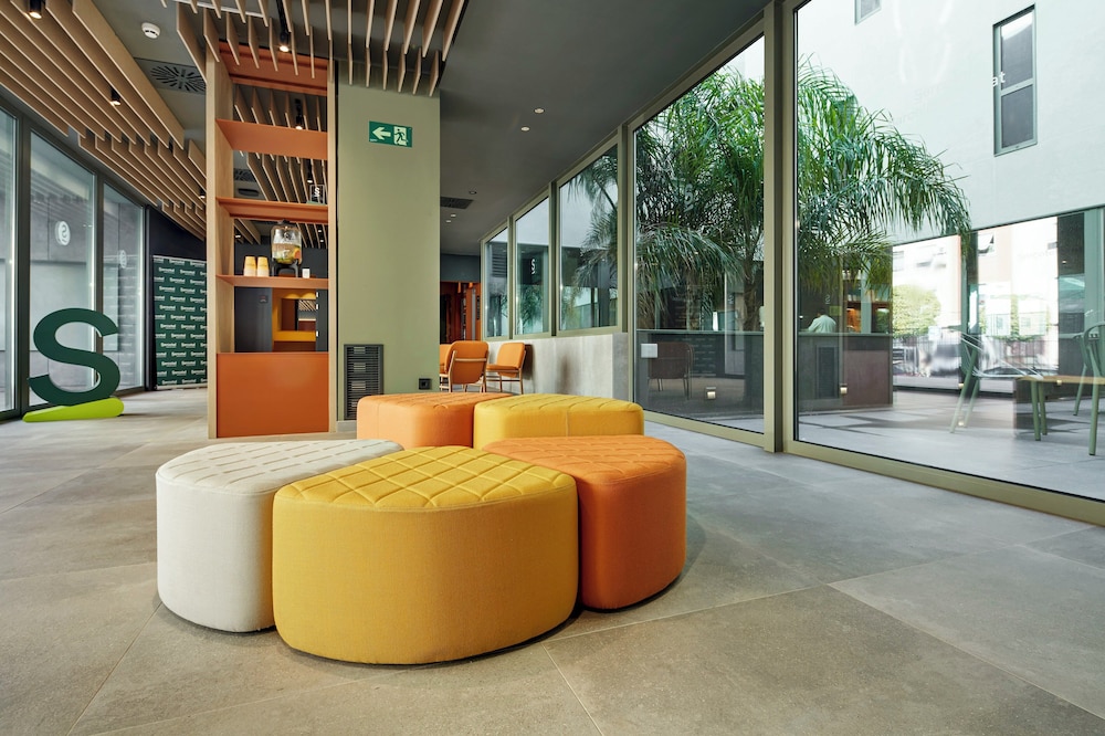 Sercotel Barcelona El Prat — Hotel building in Barcelona, Catalonia