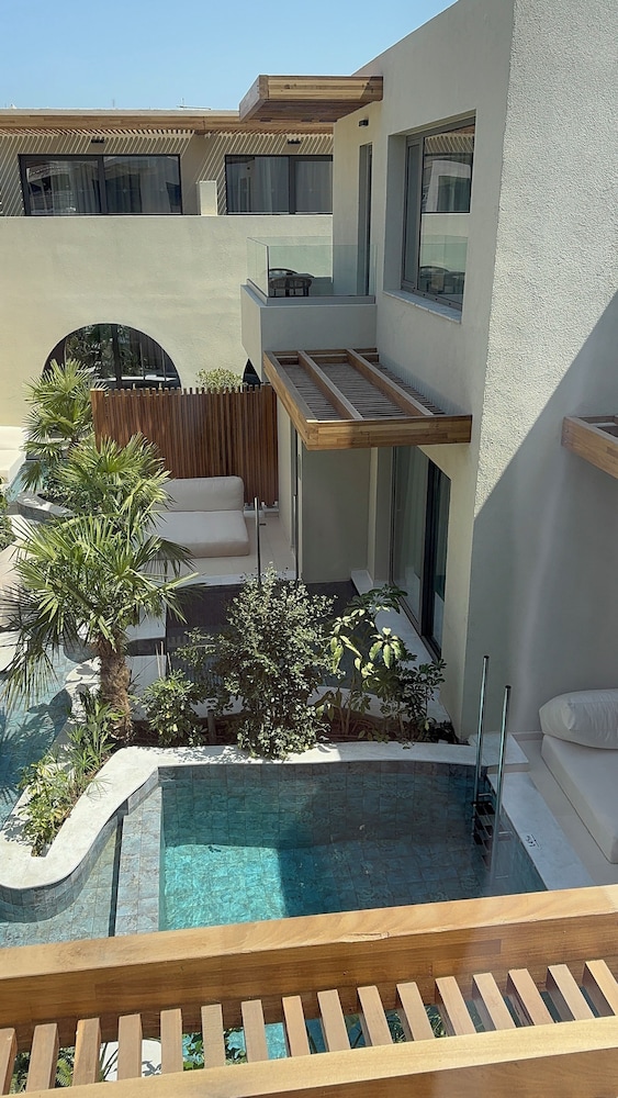 Alizo Boutique Hotel &; Spa - Adults Only — Hotel building in Ialyssos, South Aegean