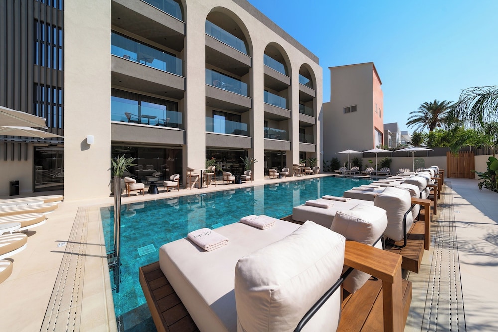 Alizo Boutique Hotel &; Spa - Adults Only — Swimming pool in Ialyssos, South Aegean
