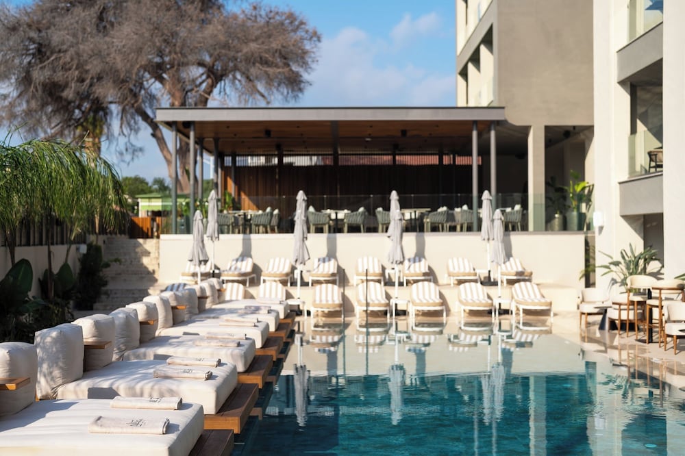 Alizo Boutique Hotel &; Spa - Adults Only — Swimming pool in Ialyssos, South Aegean