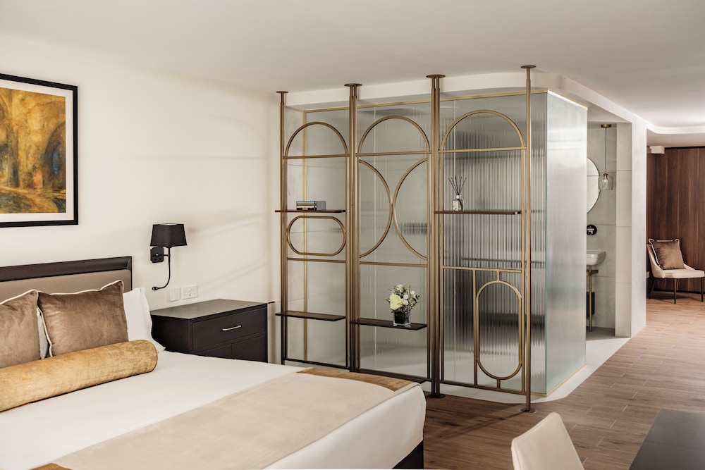 1926 Les Bains Private Spa Suites — Hotel rooms in Sliema, Malta Island