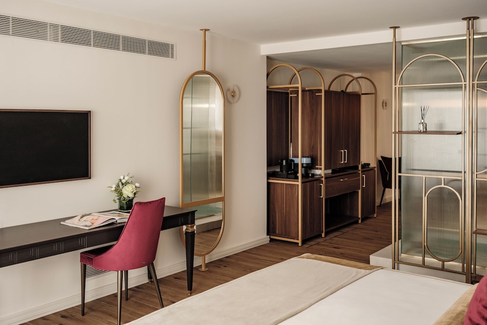 1926 Les Bains Private Spa Suites — Hotel rooms in Sliema, Malta Island