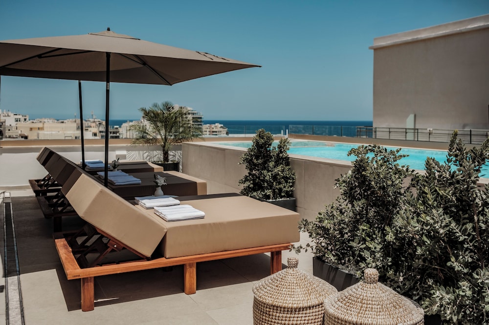 1926 Les Bains Private Spa Suites — Swimming pool in Sliema, Malta Island