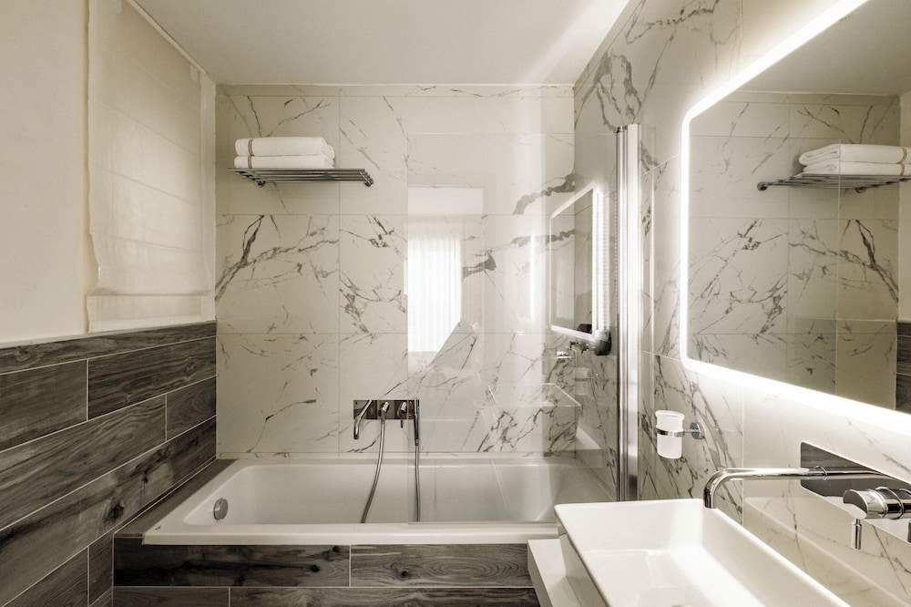1926 Les Bains Private Spa Suites — Hotel rooms in Sliema, Malta Island