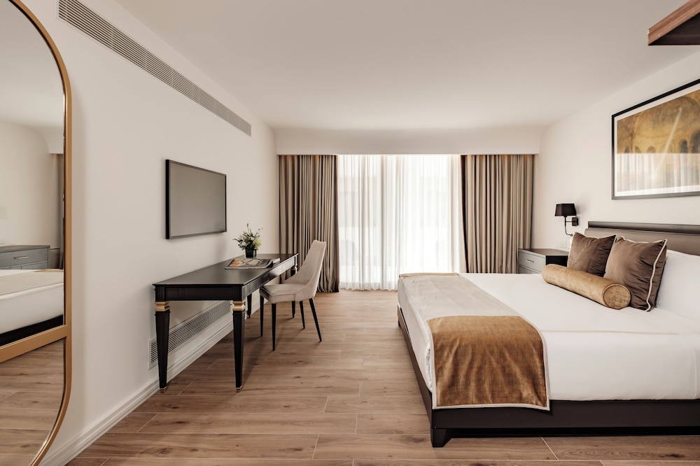 1926 Les Bains Private Spa Suites — Hotel rooms in Sliema, Malta Island