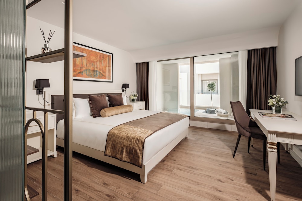 1926 Les Bains Private Spa Suites — Hotel rooms in Sliema, Malta Island