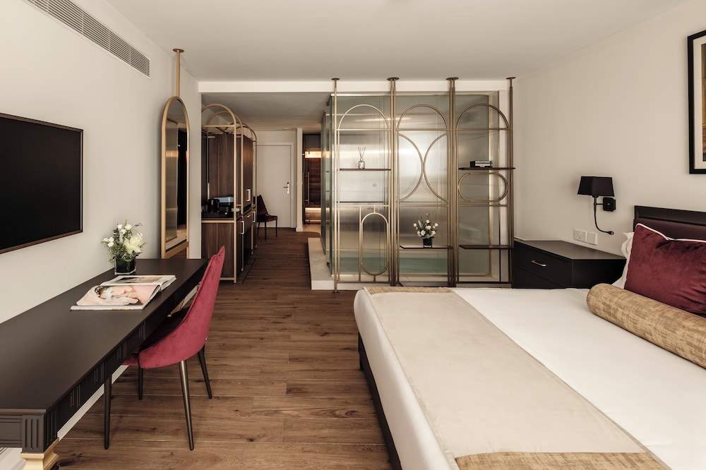 1926 Les Bains Private Spa Suites — Hotel rooms in Sliema, Malta Island