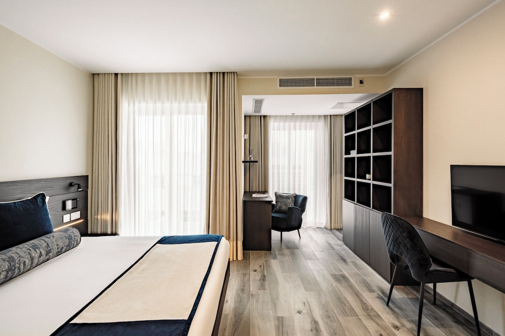 1926 Les Bains Private Spa Suites — Hotel rooms in Sliema, Malta Island
