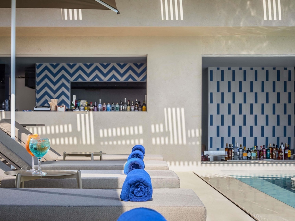Novotel Malta Sliema — Restaurant & bars in Gzira, Malta Island