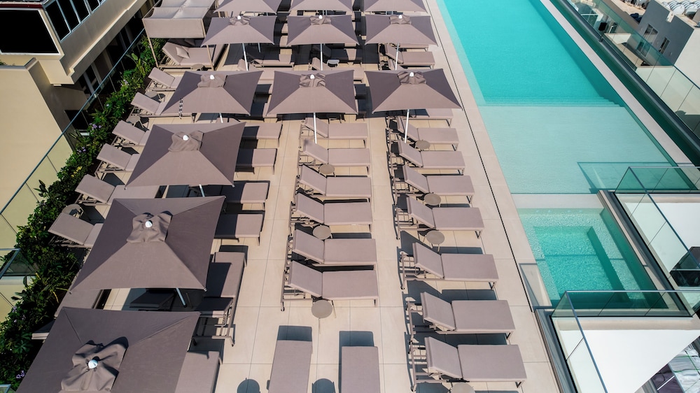 Novotel Malta Sliema — Swimming pool in Gzira, Malta Island