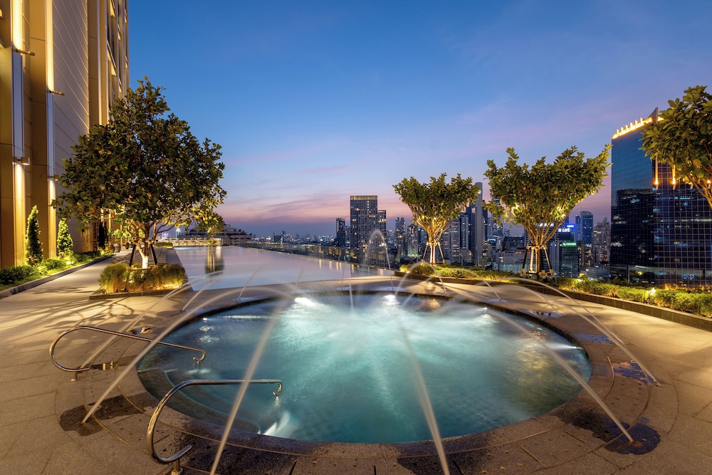Grande Centre Point Lumphini Bangkok — Swimming pool in Bangkok, Bangkok