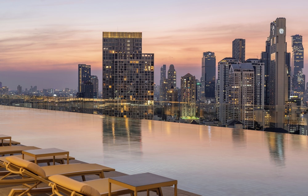 Grande Centre Point Lumphini Bangkok — Swimming pool in Bangkok, Bangkok