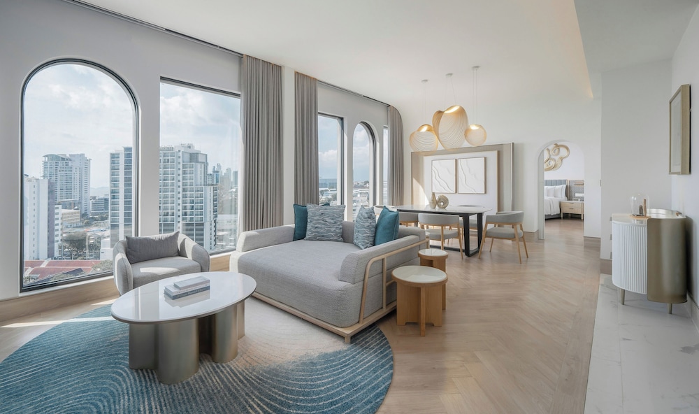 Melia Pattaya Hotel — Hotel rooms in Pattaya, Chonburi