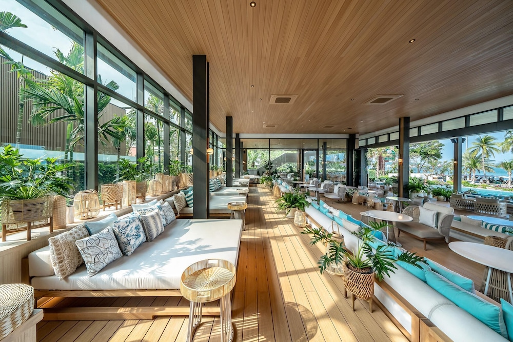 Melia Pattaya Hotel — Restaurant & bars in Pattaya, Chonburi