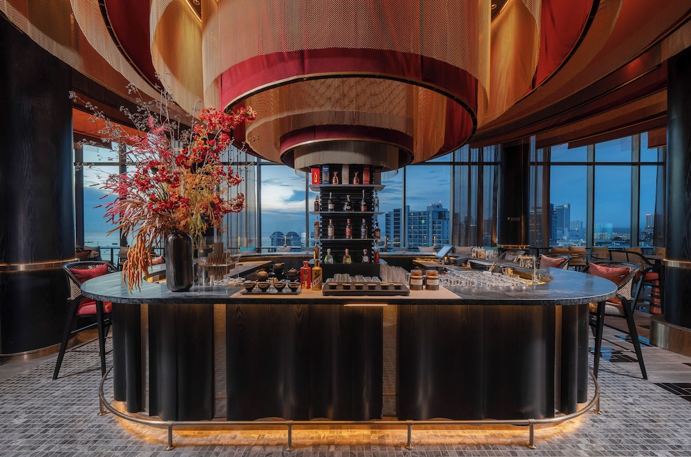 Melia Pattaya Hotel — Restaurant & bars in Pattaya, Chonburi