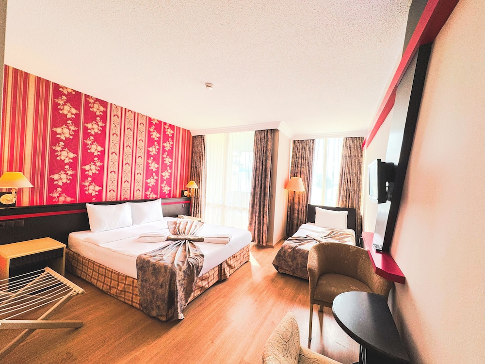 Senza Sunset Beach Hotel - All Inclusive — Hotel rooms in Alanya