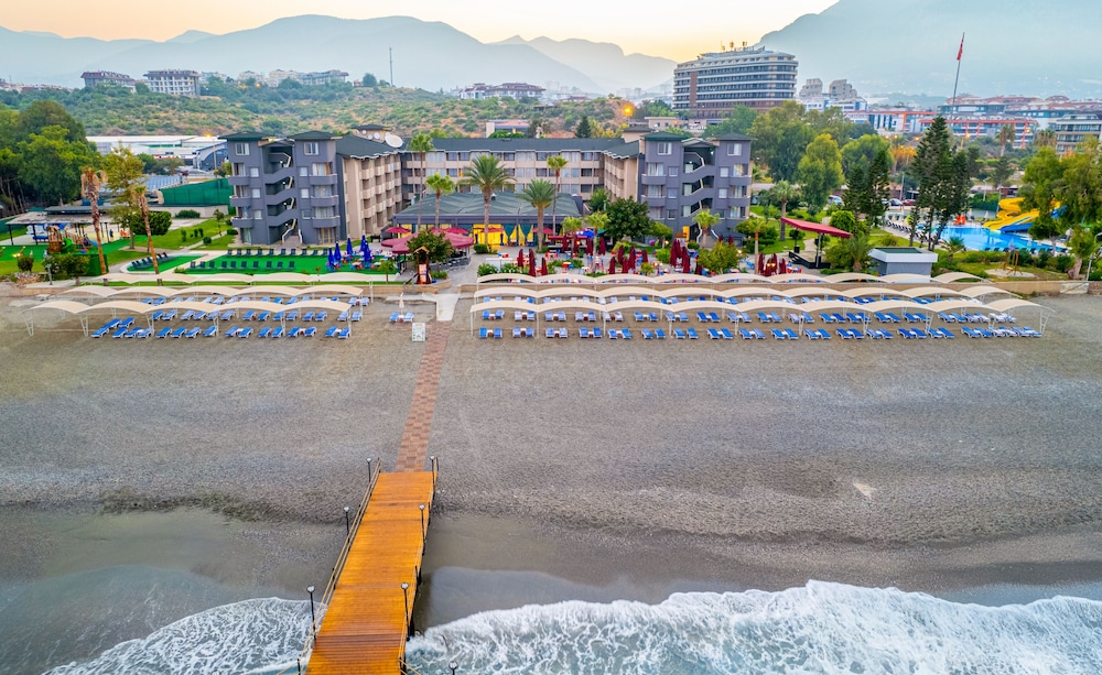 Senza Sunset Beach Hotel - All Inclusive — Beach in Alanya