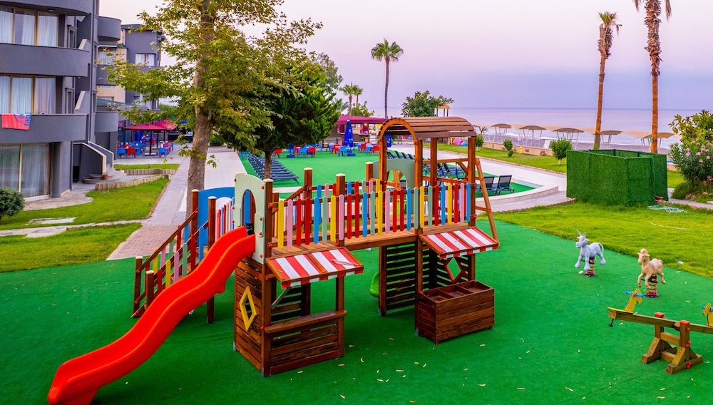 Senza Sunset Beach Hotel - All Inclusive — Attractions for children in Alanya