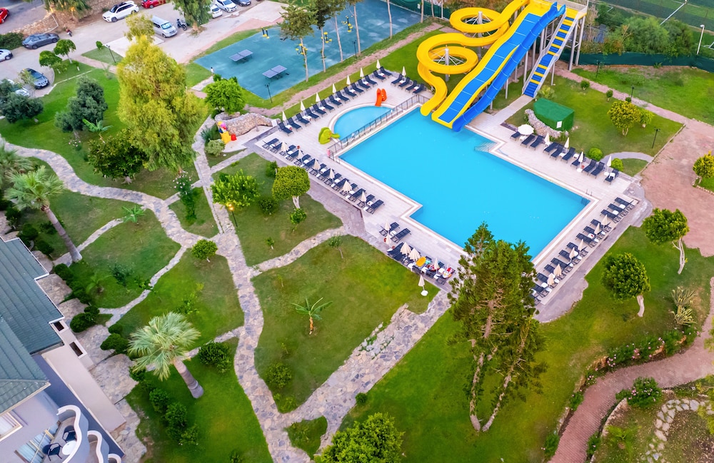 Senza Sunset Beach Hotel - All Inclusive — Swimming pool in Alanya