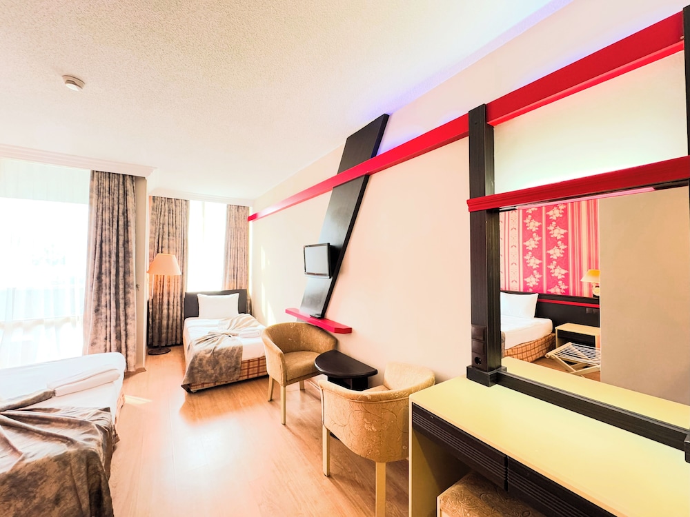 Senza Sunset Beach Hotel - All Inclusive — Hotel rooms in Alanya