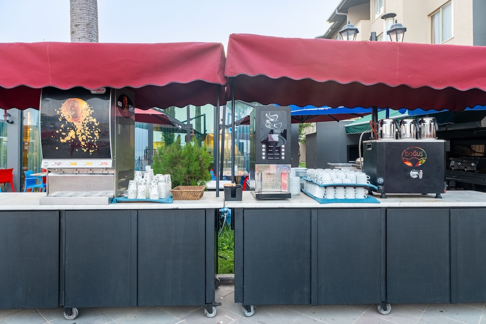 Senza Sunset Beach Hotel - All Inclusive — Restaurant & bars in Alanya