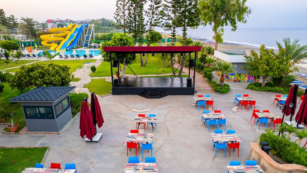 Senza Sunset Beach Hotel - All Inclusive — Attractions for children in Alanya