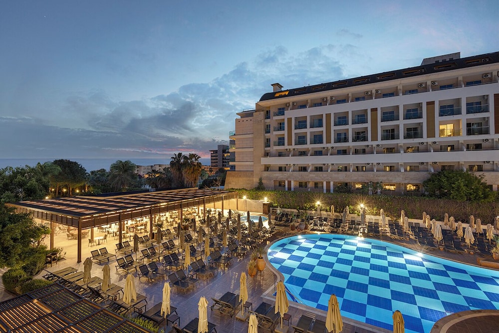 Kaia Coracesium — Swimming pool in Alanya