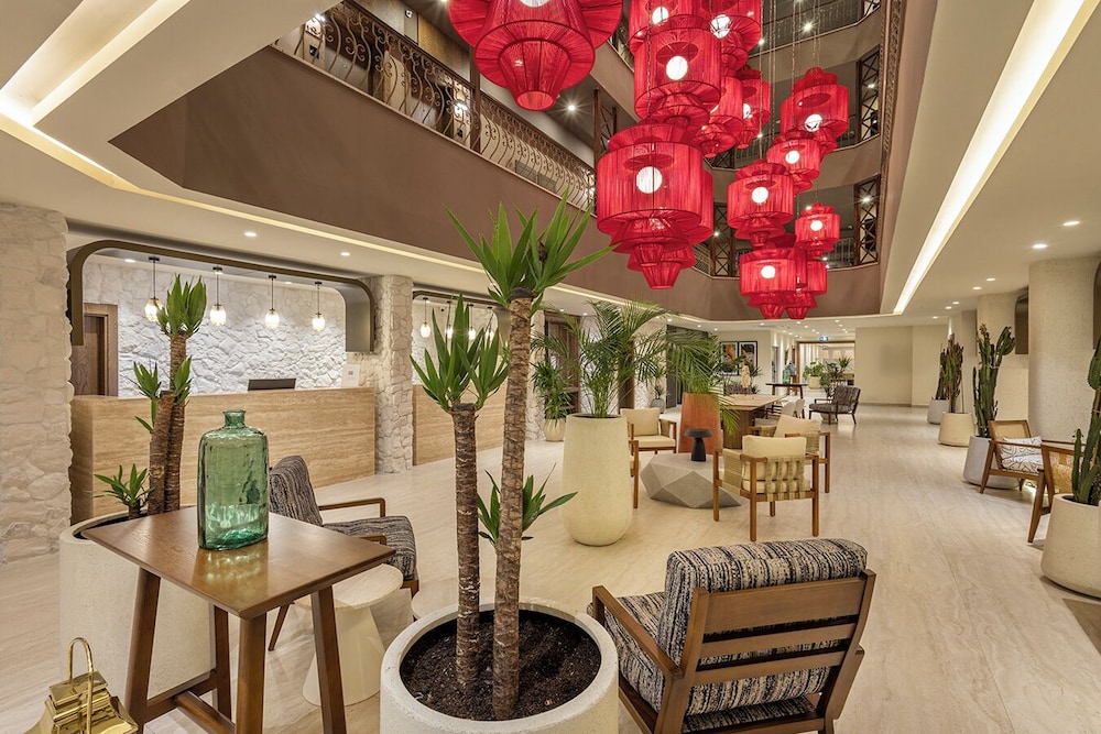 Kaia Coracesium — Hotel building in Alanya