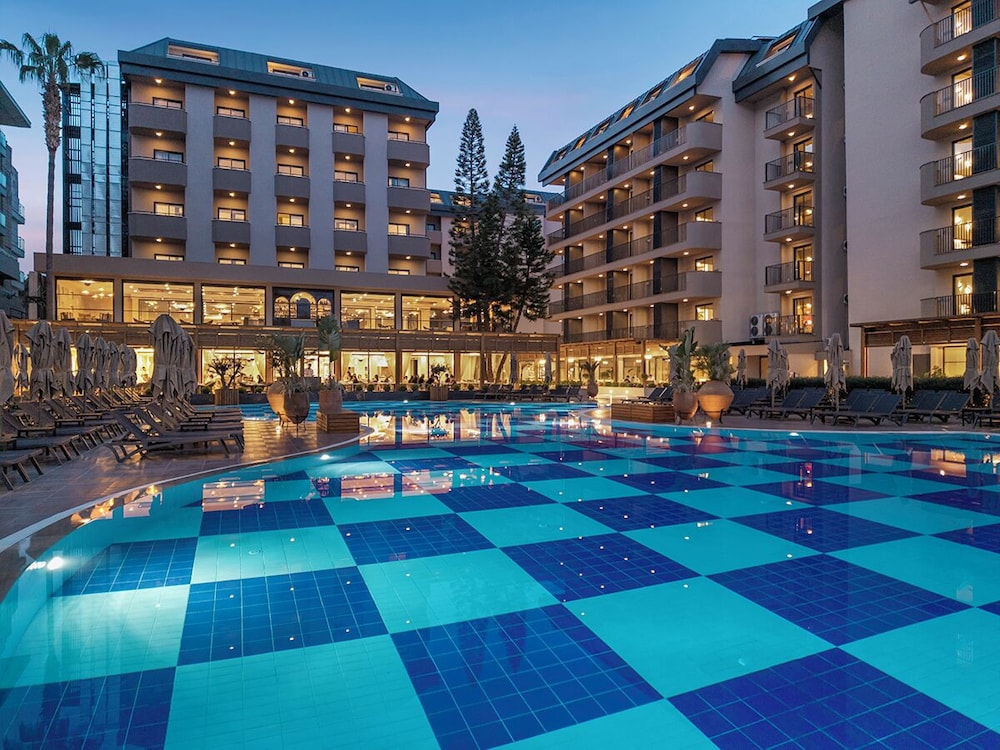 Kaia Coracesium — Swimming pool in Alanya